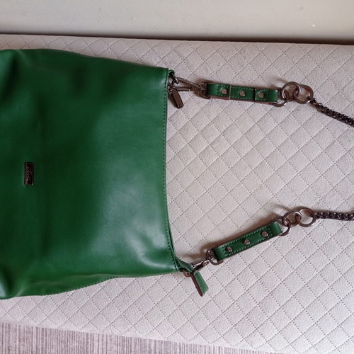Axel shoulder bag medium size like new, green