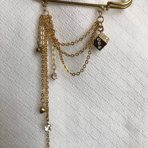 Fo Bijou Pin in excellent condition