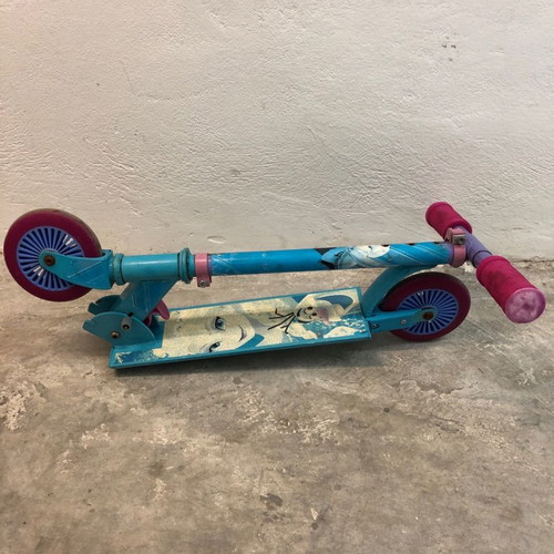 Smoby Frozen II Foldable Kids Scooter used, blue