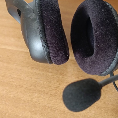 Creative Sound Blaster gaming headset with microphone used