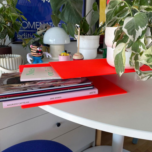 New Tendency Float metal shelf used, neon color