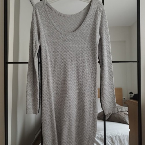 Bodycon dress gray with half back, like new