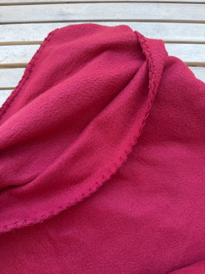 Red blanket 220x160cm used, sofa cover