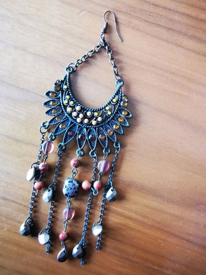 Earring pendant like new, brown