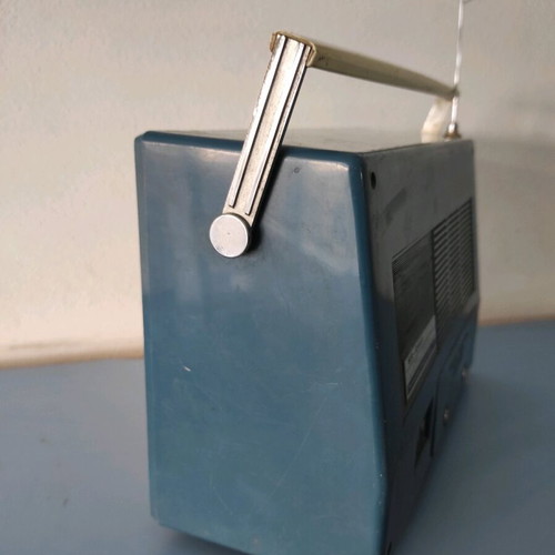 Standard all transistor Japanese radio used, functional