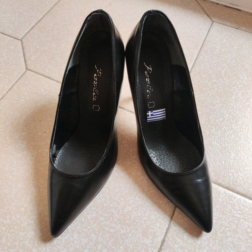 Leather pumps like new, size 37, black, 9 cm heel