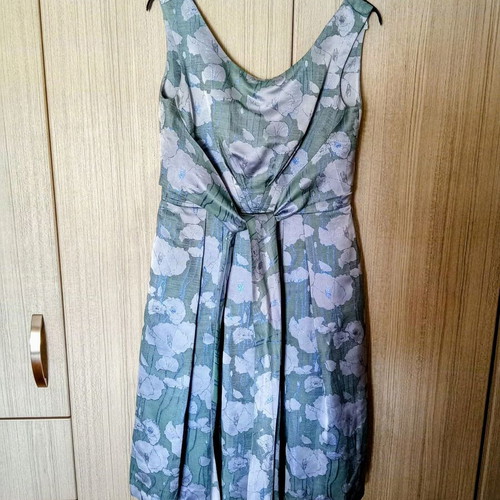 Lola cocktail dress like new, midi green with silver patterns