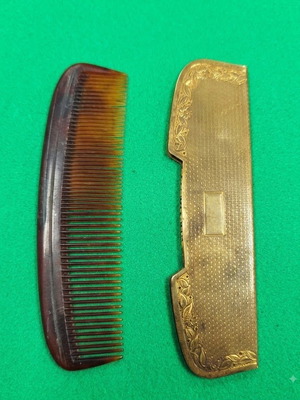 Folding pocket comb vintage, like new, brass case, Art Deco style