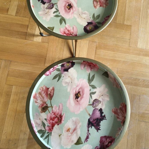 Set of auxiliary tables used with floral design