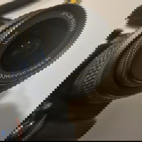 Nikon D3000 μεταχειρισμένη με φακό, μπαταρία και φορτιστή