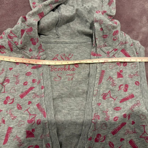 BSK by Bershka Sleeveless Hoodie S like new, grey melange with pink print
