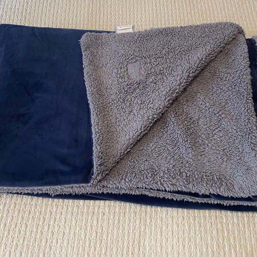 Nima home blanket like new, size 1.38x1.78