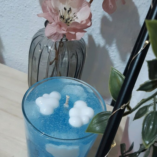 Handmade gel candle in fancy design 250gr like new