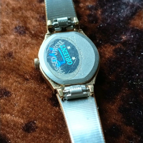 Orient Quartz ladies gold watch vintage like new