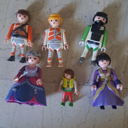 Playmobil pack of 6 pieces like new, authentic