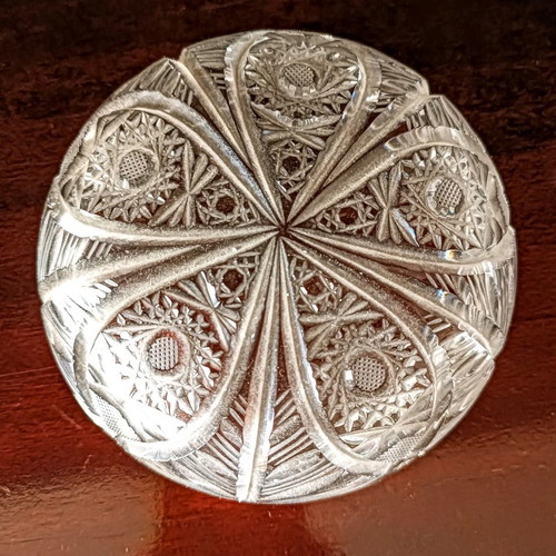 Crystal fondue bowl used with lid and carving