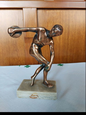 Bronze Discobolus used with marble base
