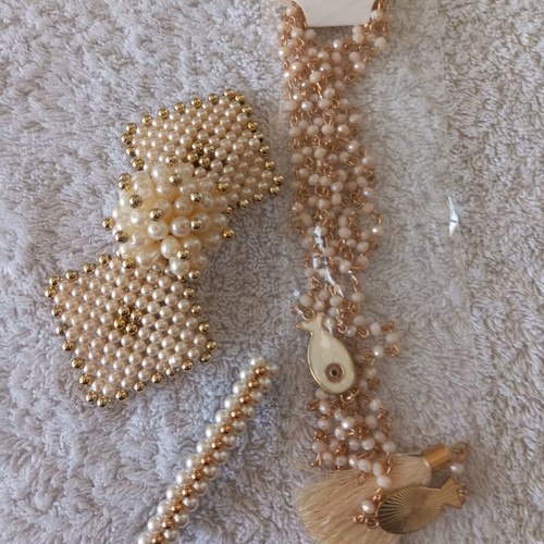 Handmade necklace and two hair clippers new, white and gold
