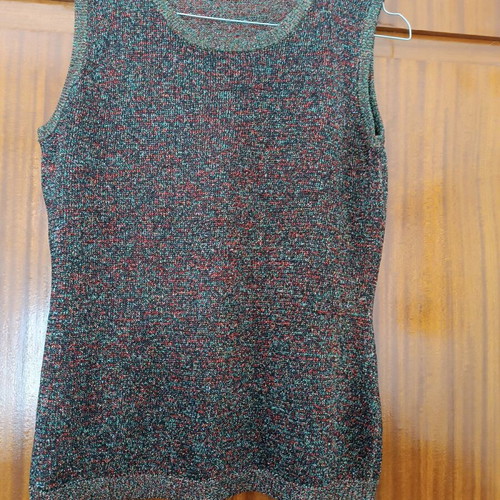 Miss Raxevsky metallic t shirt L like new, multicolor