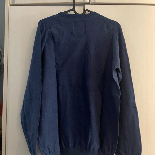 Explorer blue pullover size L like new