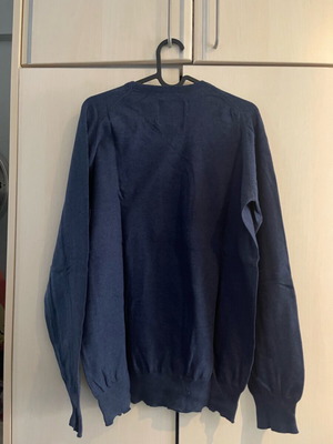 Explorer blue pullover size L like new