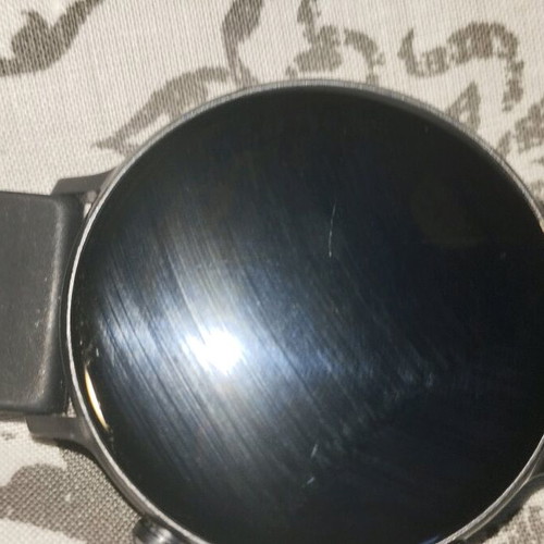 Smart watch like new with call function and charger