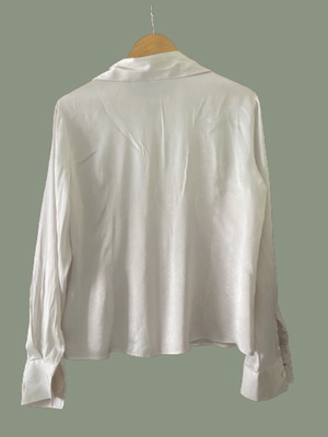 Satin white shirt XL in excellent condition