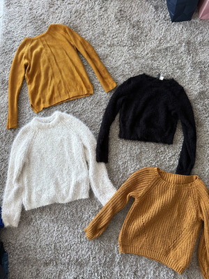 Sweater set like new, size S, black and mustard