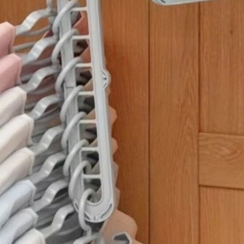 Folding hangers, set of 5