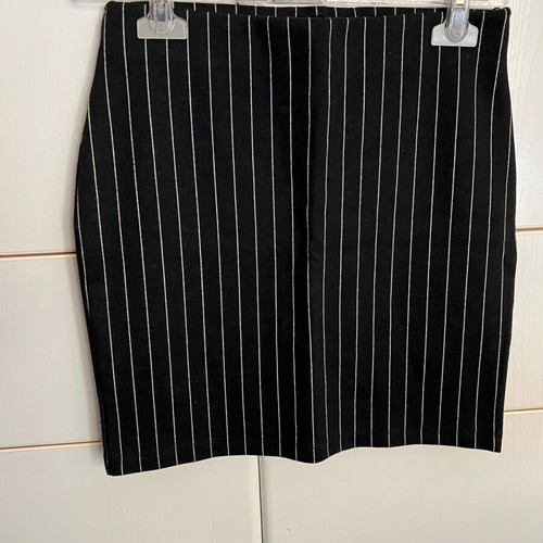 Pink Woman women's black and white skirt like new, elastic fabric size M 38 10