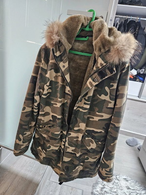 Men's camouflage jacket-coat like new, size Large, green