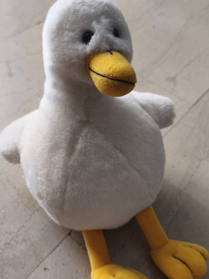 Plush duck like new, soft and clean, 20cm height