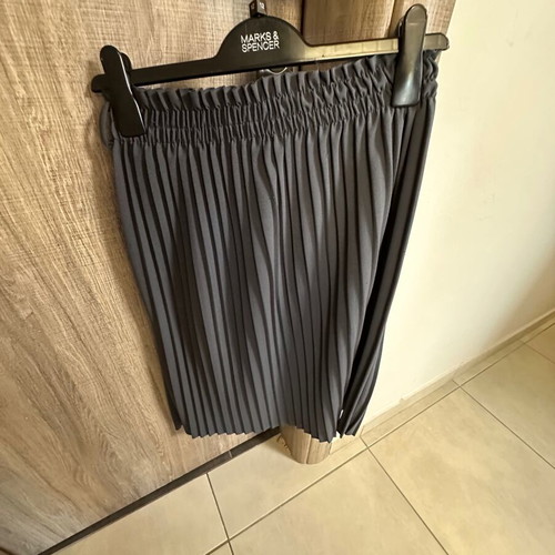Skirts like new in sizes S and M