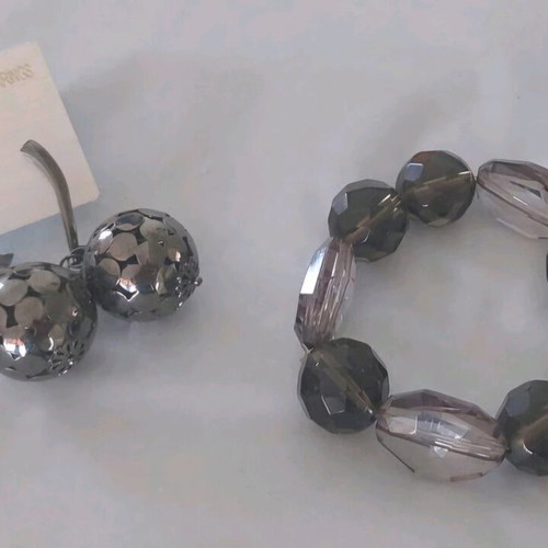 Pendant earrings and necklace set new with gift bracelet