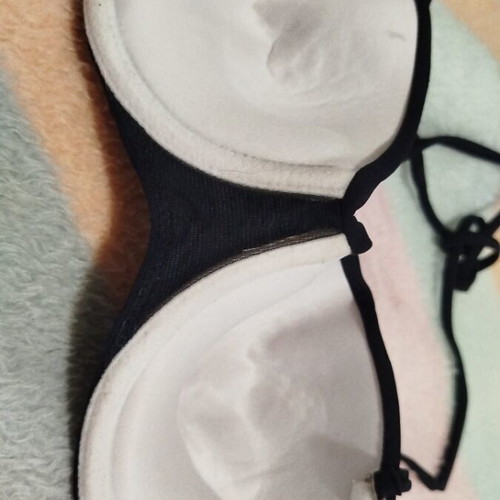 Belle Mode bikini top like new, size M, black