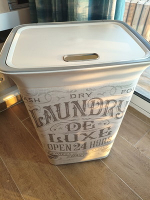 Laundry basket Kis Chic 60L like new with vintage decoration