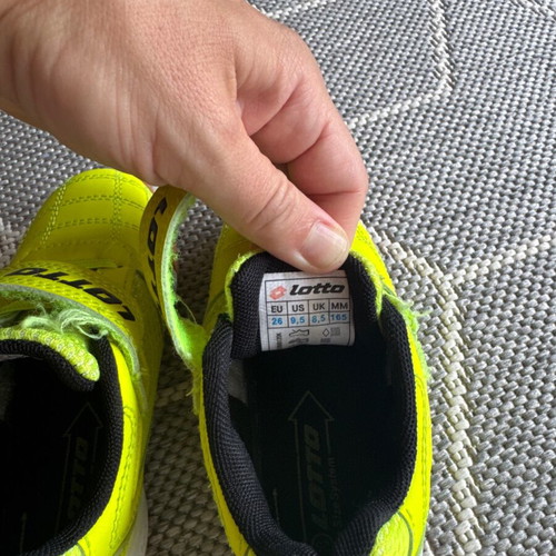 Lotto kids' football shoes used, size 26, yellow