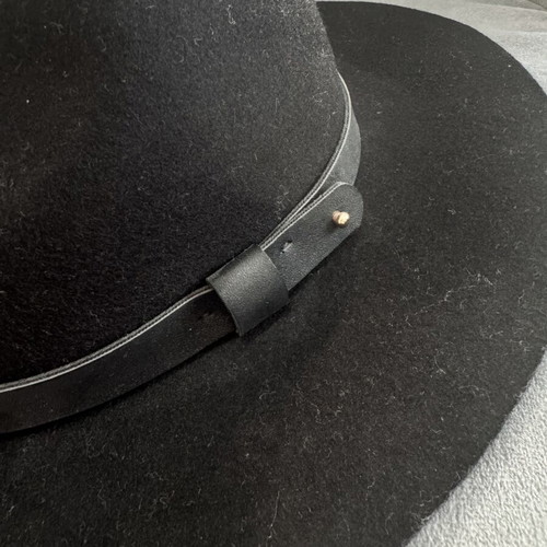 Fedora style hat like new, black, timeless design