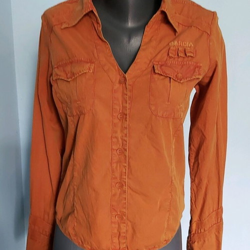 Garcia women's shirt like new with color changing effect, M/L
