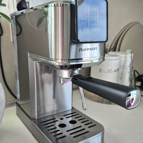 Rohnson Coffee Maker like new, hot & cold espresso and cappuccino machine