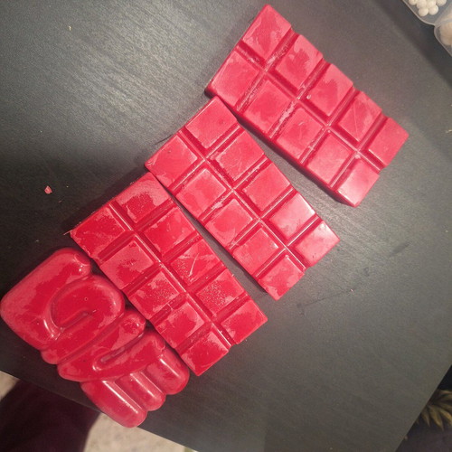 Wax melts made to order with ginger cookies and other scents