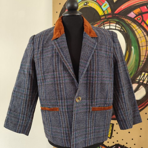 Children's jacket size 8 like new, 50% wool, blue and brown