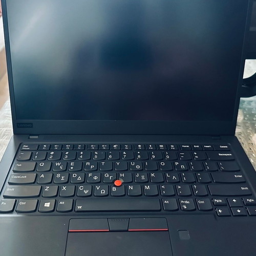Lenovo ThinkPad X1 Carbon Gen 7 laptop like new, Intel Core i7, 8GB RAM, 512GB SSD