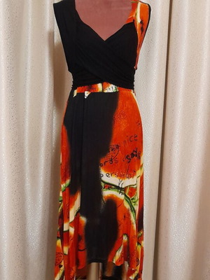 Φόρεμα ασύμμετρο Desigual αφόρετο, μέγεθος M-L, μαύρο και κόκκινο