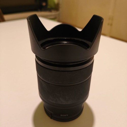 Sony FE 28-70mm F3.5-5.6 OSS lens with stabilizer and quick autofocus