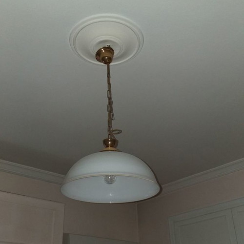 Single light fixture used in excellent condition