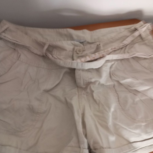 Women's shorts, beige, size XXL with belt and pockets