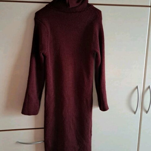 Knitted turtleneck dress burgundy like new