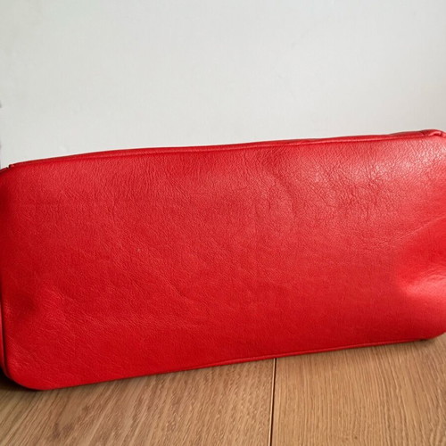 Valentino leather shoulder bag like new, red with dent