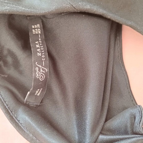 Black Zara mini dress with back opening like new